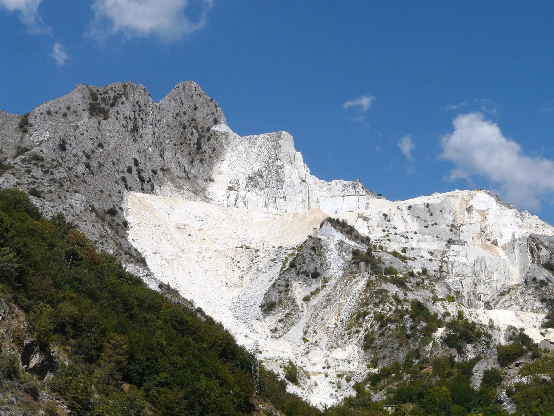 Le cave di marmo sopra Carrara